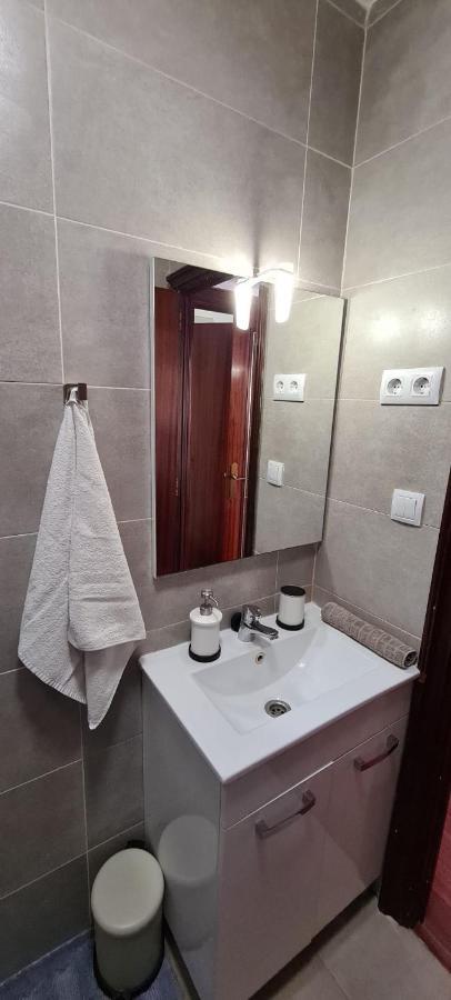 הוספיטלט דה יוברגאט Habitaciones Camp Nou Apartment מראה חיצוני תמונה